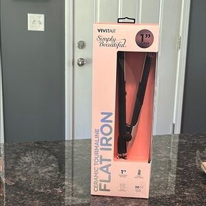 Simply Beautiful Vivitar Ceramic Tourmaline Flat Iron 1" Smooth & Straight NWT